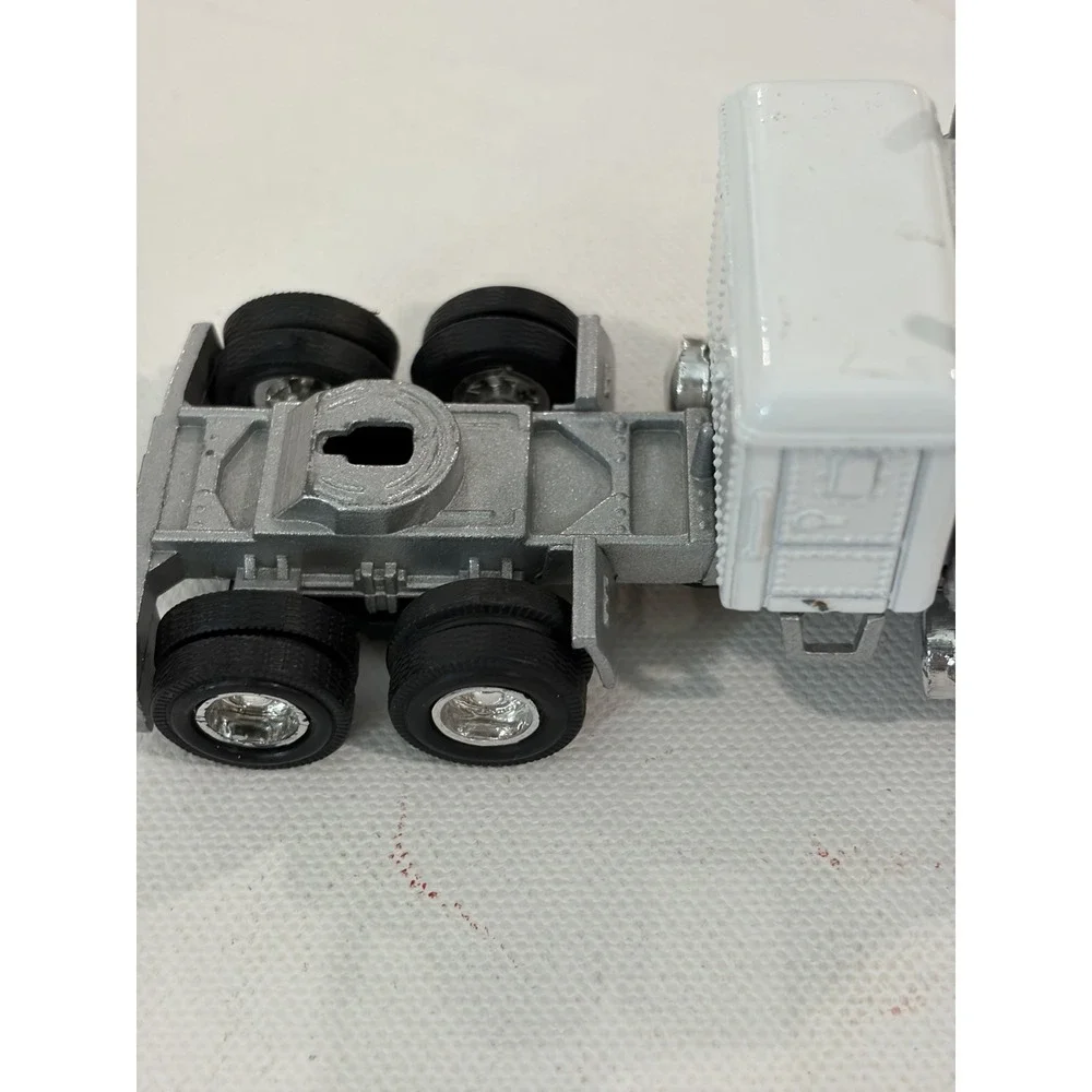 Lionel Die Cast Tractor Semi Truck White O Gauge Intermodal Vehicle No Trailer